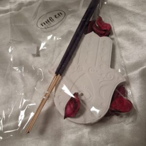 מעמד לקטורת מגבס בעבודת יד