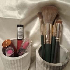 כוס פסים מגבס בעבודת יד למברשות איפור / מברשות שיניים / מקלות אוזניים וכו'