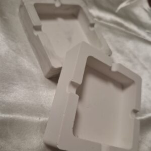 מאפרה מגבס בעבודת יד